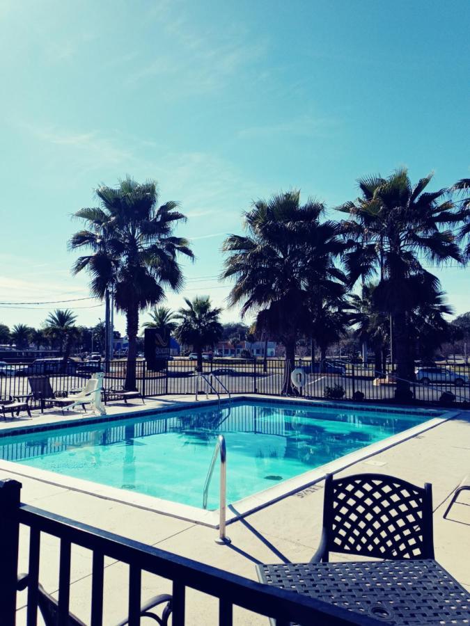 Quality Inn & Suites Leesburg Chain Of Lakes Extérieur photo