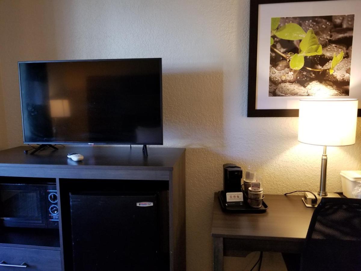 Quality Inn & Suites Leesburg Chain Of Lakes Extérieur photo
