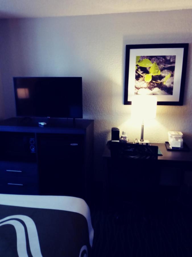 Quality Inn & Suites Leesburg Chain Of Lakes Extérieur photo