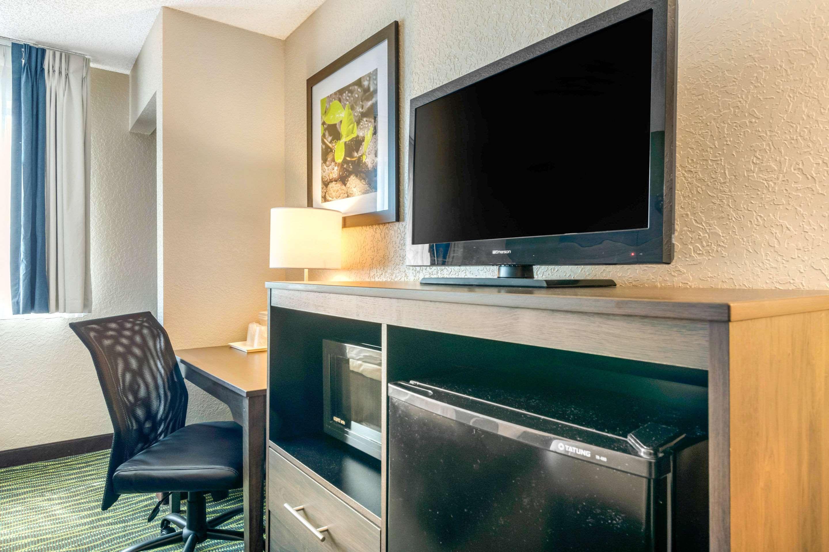Quality Inn & Suites Leesburg Chain Of Lakes Extérieur photo
