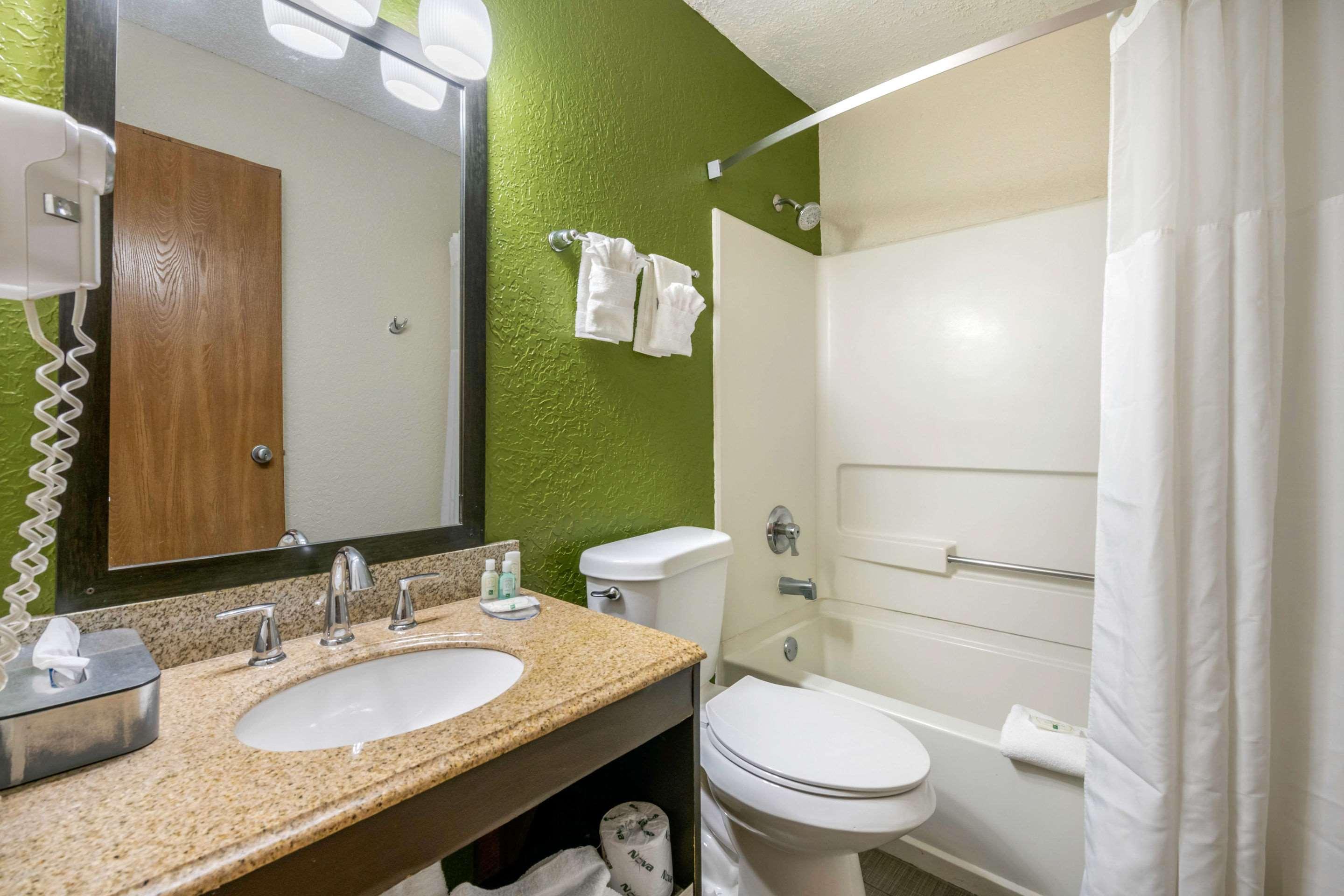 Quality Inn & Suites Leesburg Chain Of Lakes Extérieur photo