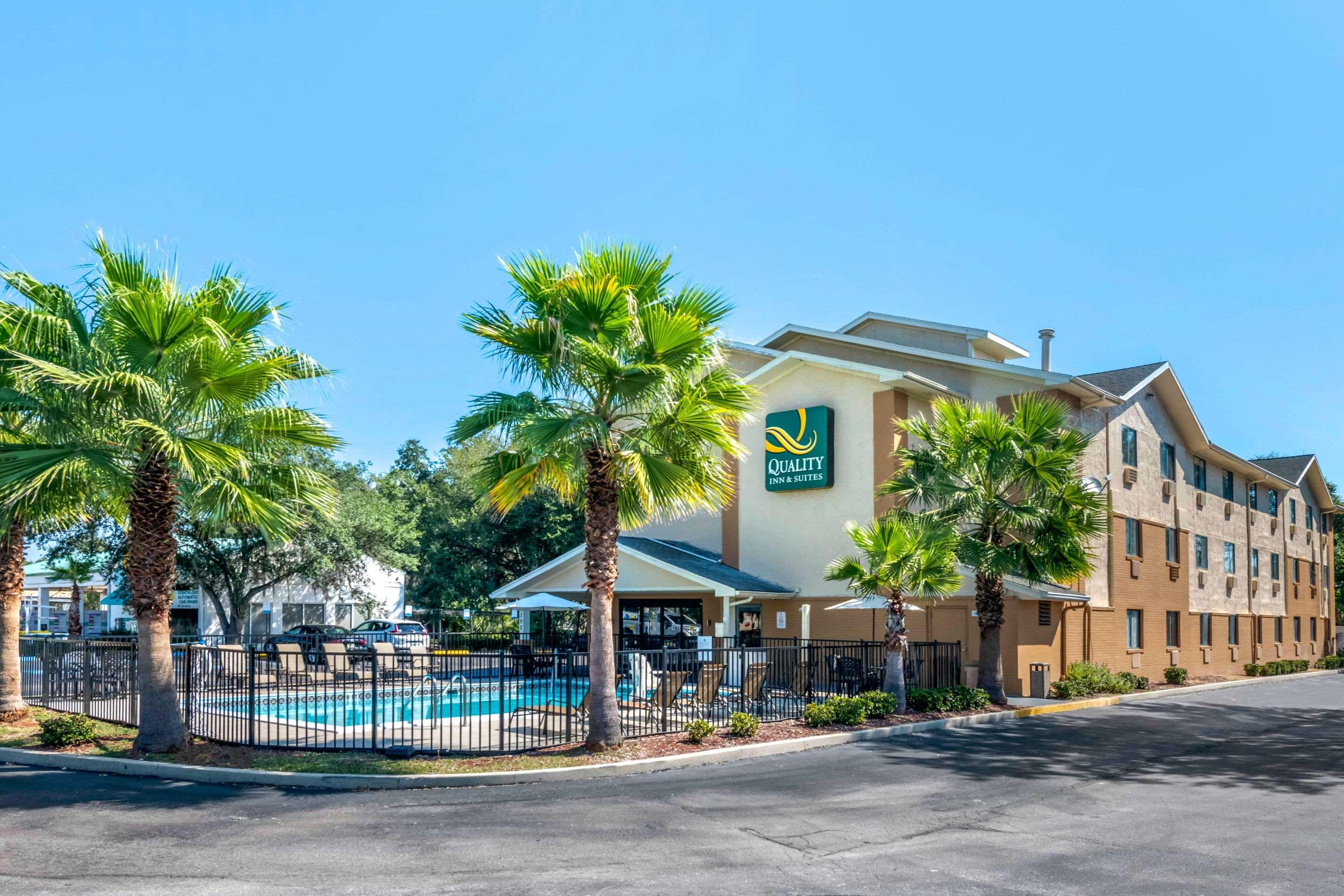 Quality Inn & Suites Leesburg Chain Of Lakes Extérieur photo