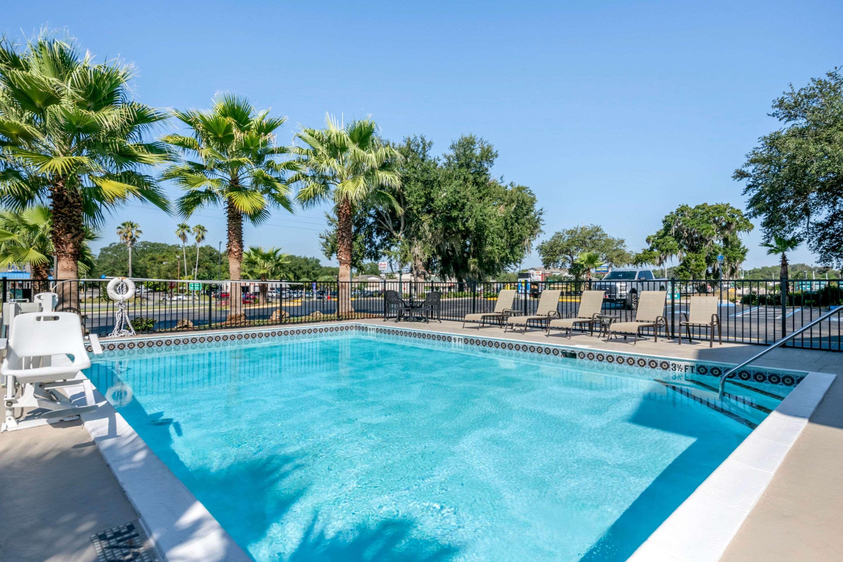 Quality Inn & Suites Leesburg Chain Of Lakes Extérieur photo