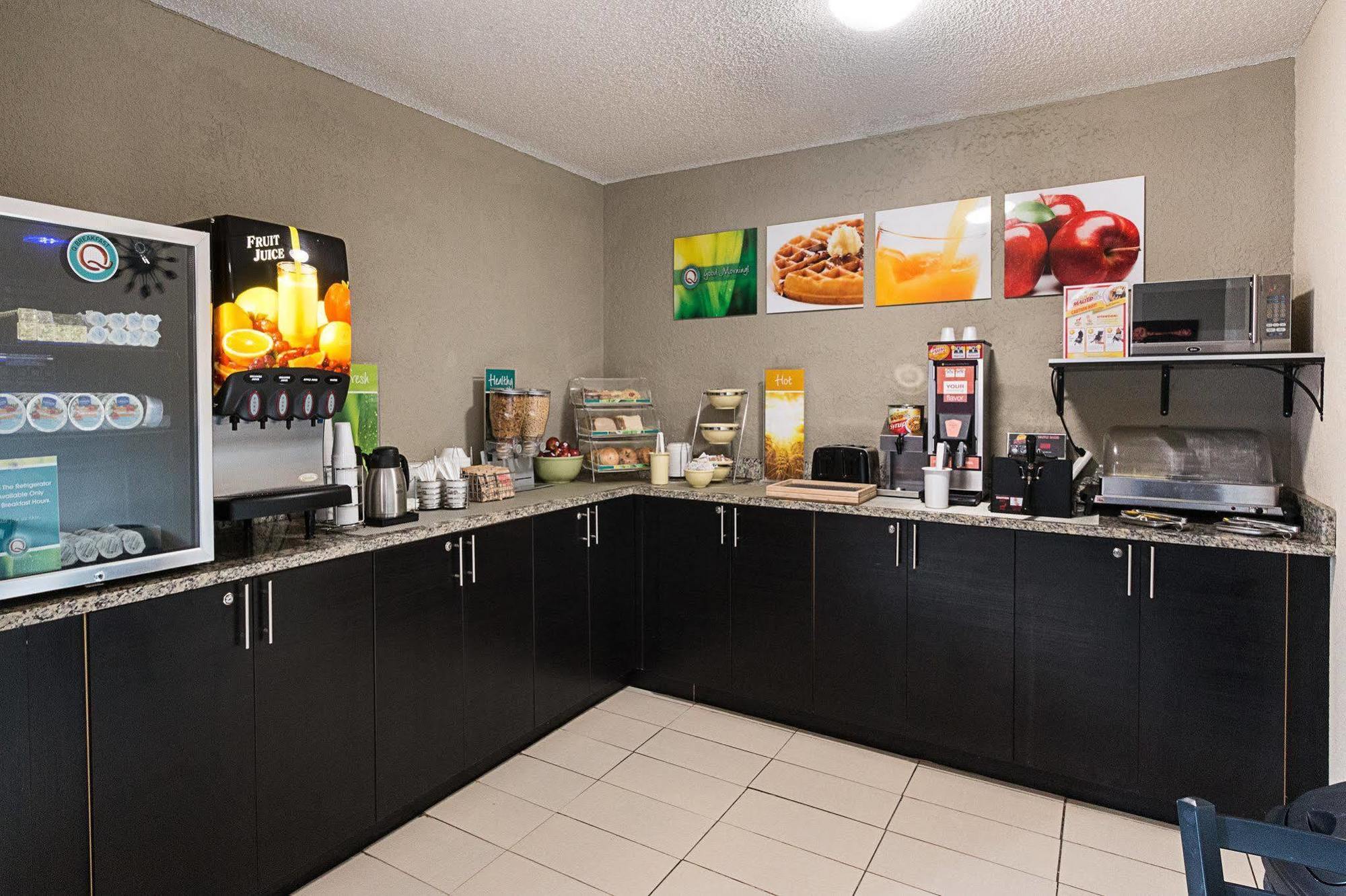 Quality Inn & Suites Leesburg Chain Of Lakes Extérieur photo