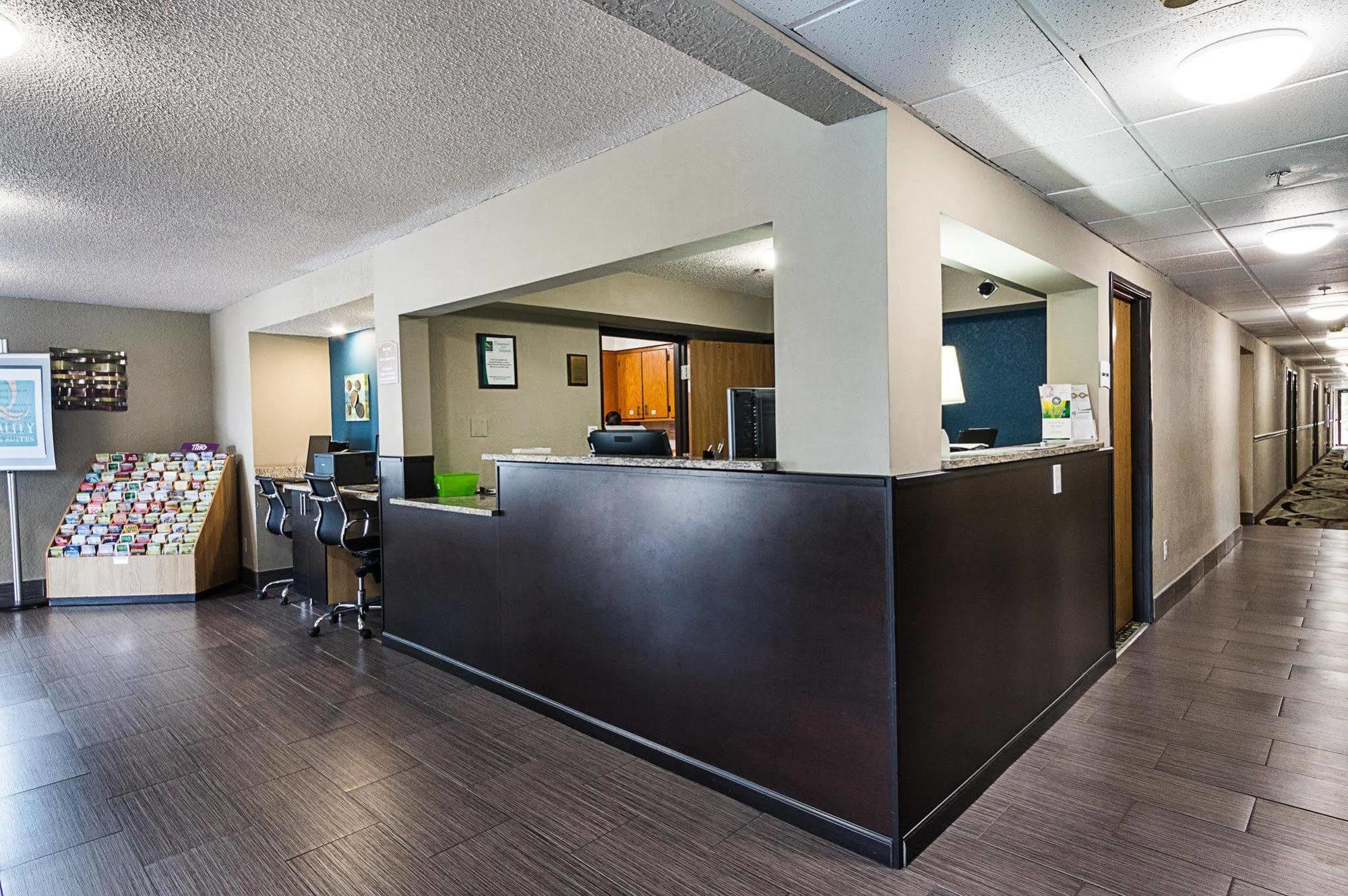 Quality Inn & Suites Leesburg Chain Of Lakes Extérieur photo